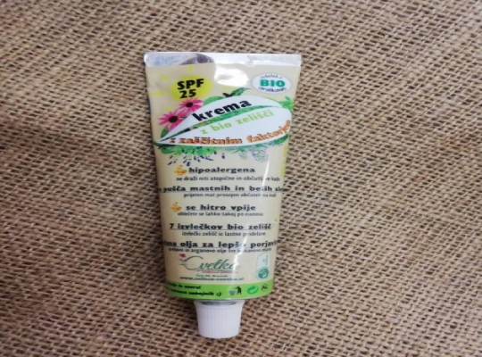 NARAVNA KREMA ZA SONČENJE